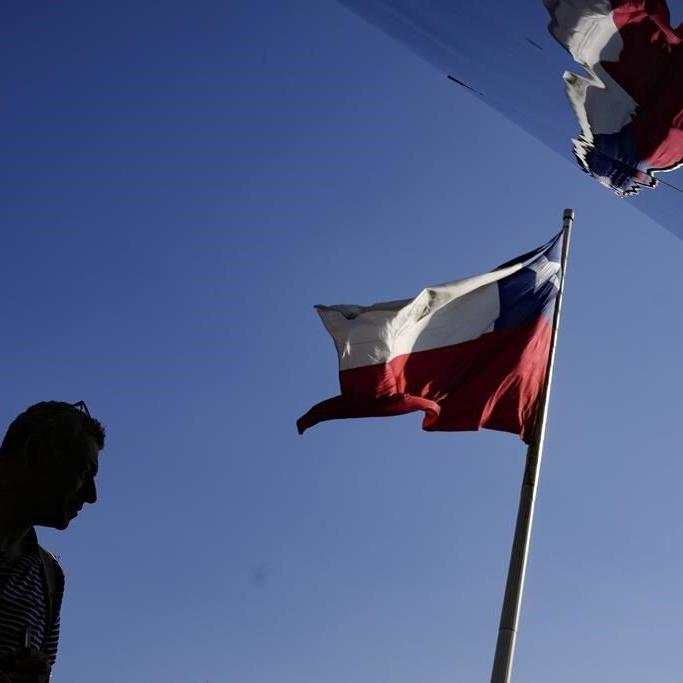 Chile lawmakers vote to reduce work week from 45 to 40 hours